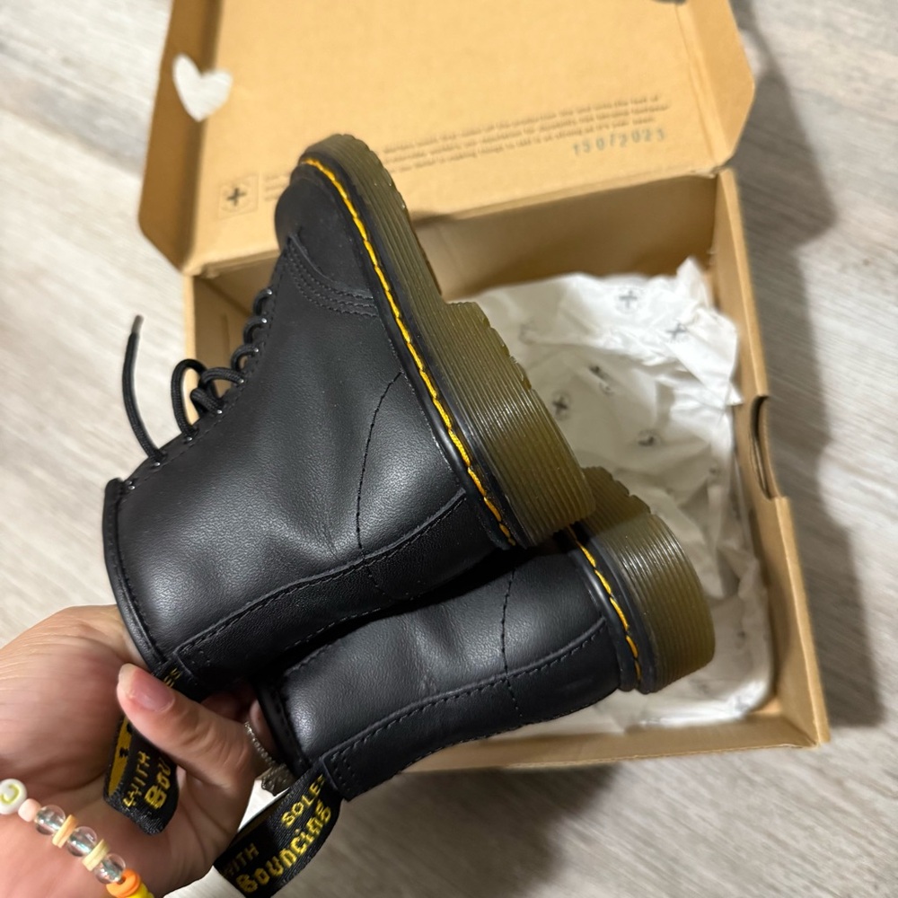 Dr. Martens 1460 Kids Black Leather Boots NEW NWT - Picture 8 of 8